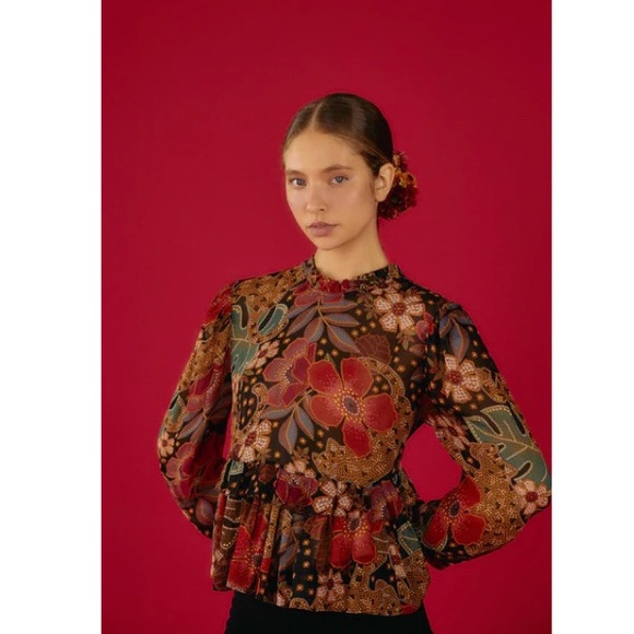 📌 ( Sold ) NWT FARM Flowered Leopards Blouse - Picture 1 of 4